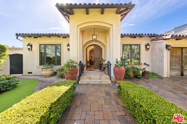 Building Photo - 1148 Centinela Ave