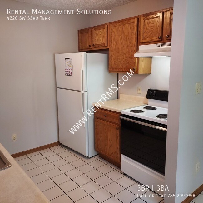 Building Photo - 4220 SW 33rd Terrace