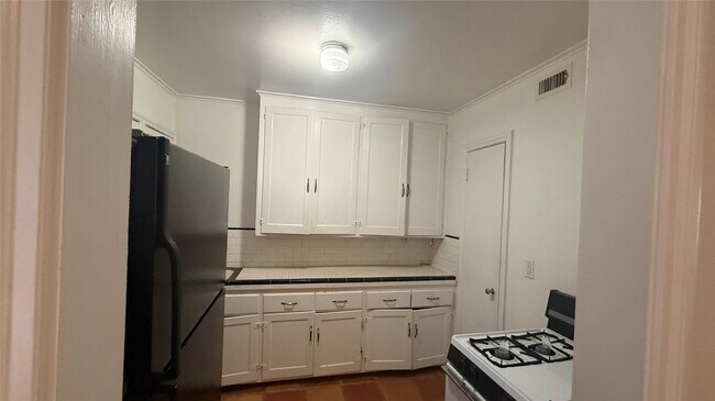 Building Photo - 1928 North Blvd