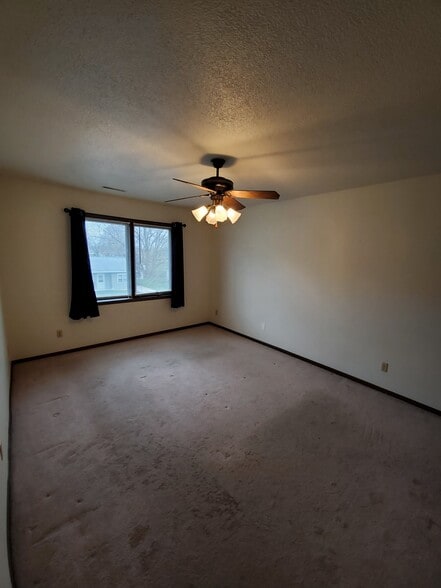 Bedroom - 1106 Oleson Rd