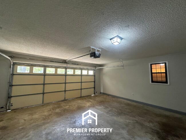 Building Photo - Newly Renovated 3BR/2BA Executive Home in Cordova | Granite Counters & 2,100 Sq Ft