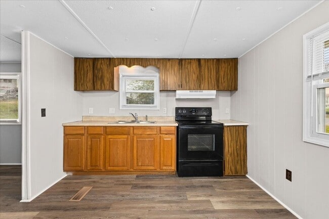 Building Photo - Newly Renovated 2 Bedroom Rental in Kingsport