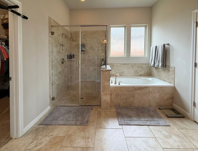 Building Photo - Beautiful 4/3.5 Home Available In Northwest San Antonio!