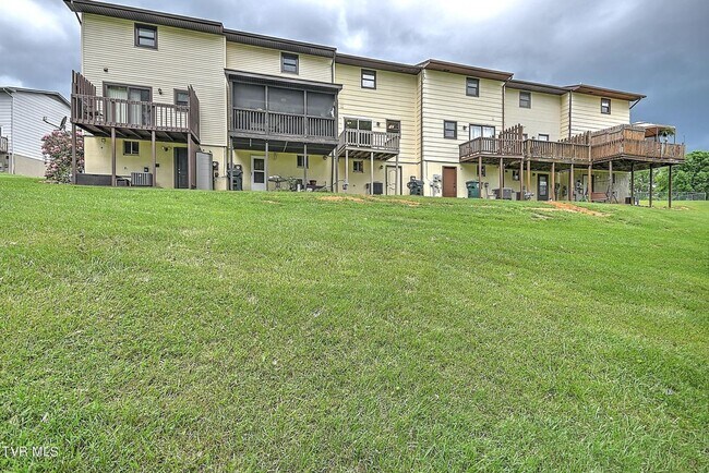 Building Photo - Bellhaven townhouse