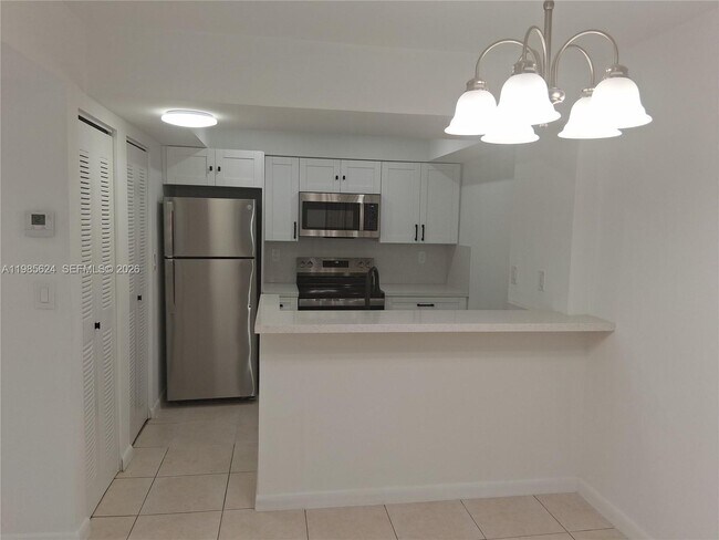 Building Photo - 15495 N Miami Lakeway