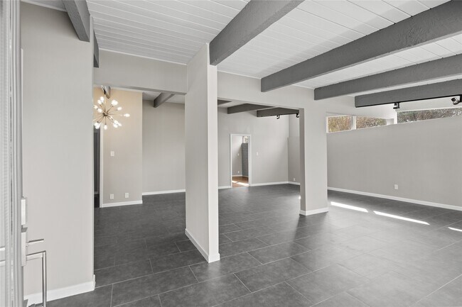 Building Photo - 5001 Nina Lee Ln