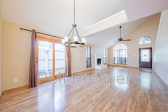 Building Photo - 471 Caviness Dr