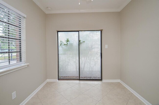 Building Photo - 5630 Fairdale Ln