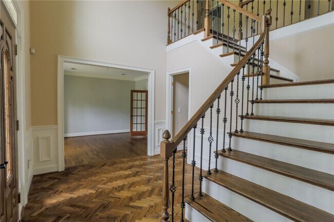 Building Photo - 4941 Gaskin Walk