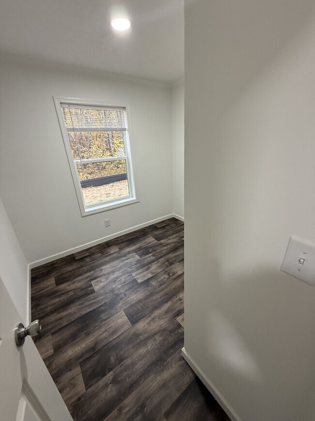 Building Photo - 18 Abbott St