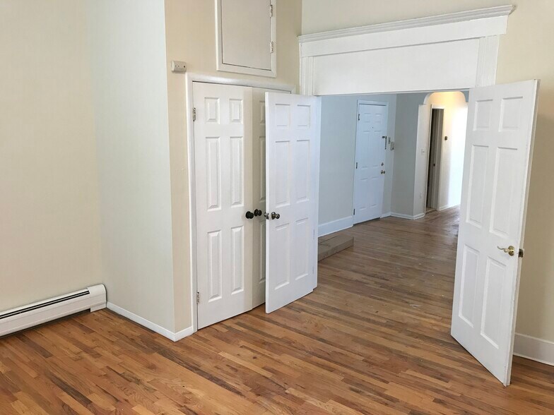 Building Photo - 90 Manhattan Ave