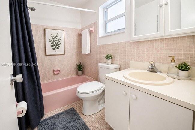 Building Photo - 1747 Rodman St