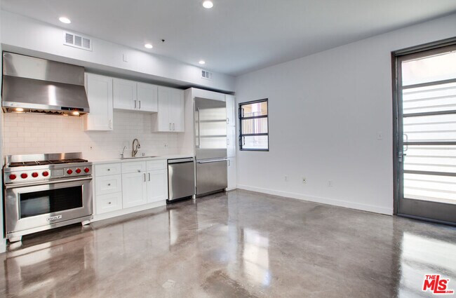 Building Photo - 1358 4th St