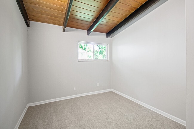 Building Photo - 7739 Peach Tree Ln