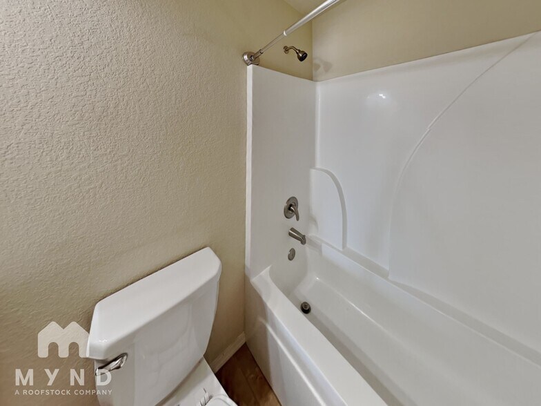 Building Photo - 21 Bristol Dr