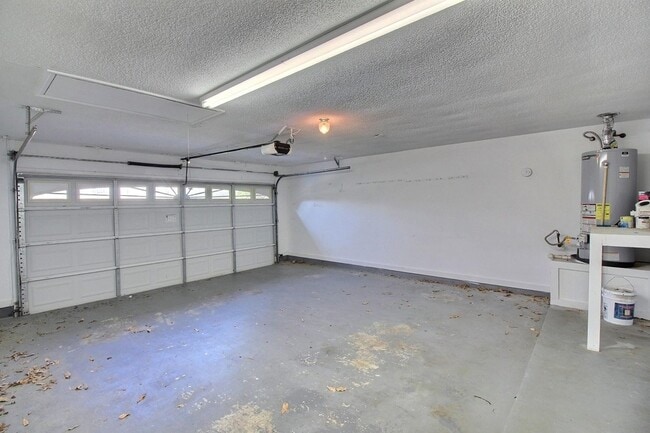 Building Photo - 244 Saybrook Cove