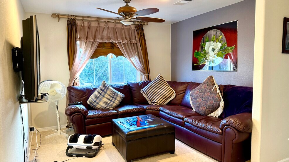 Building Photo - 5153 Aspen St