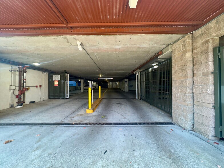 Building Photo - 1121 40th St