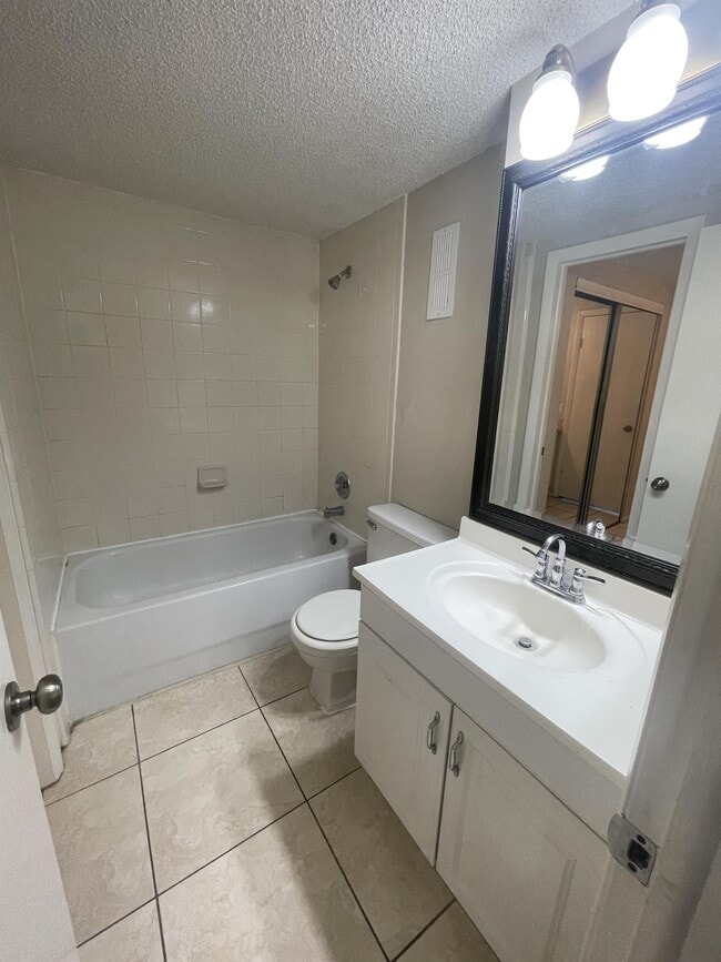 Building Photo - 5506 Pokeweed Ct