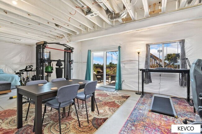 Building Photo - Sprawling Newer Construction Home