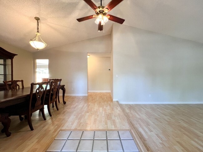 Building Photo - Charming 1 Bedroom, 1 Bath Rental with Pri...