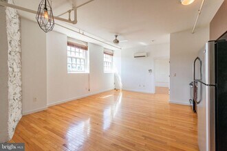 Building Photo - 4 Leverington Ave