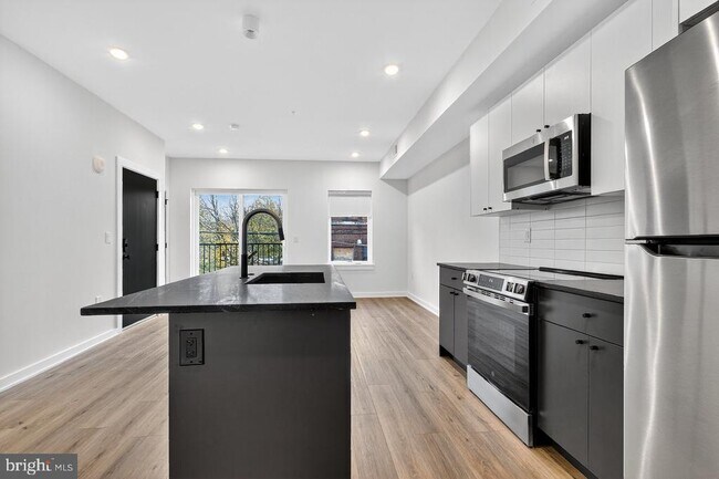 Building Photo - 2219 N 4th St