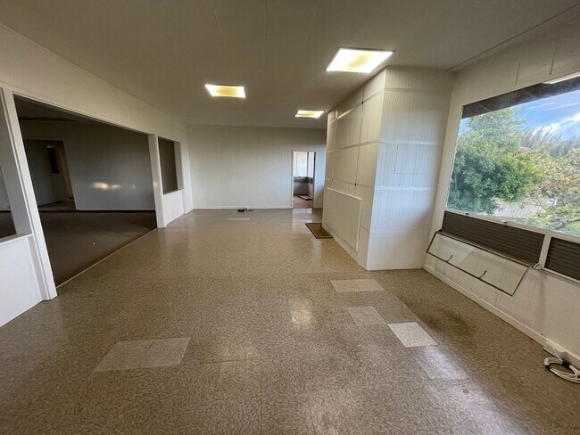 Building Photo - Single Family -3 Bed, 3.5 Bath + Studio in  Aiea !!