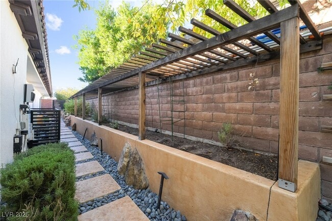 Building Photo - 72 Panorama Crest Ave