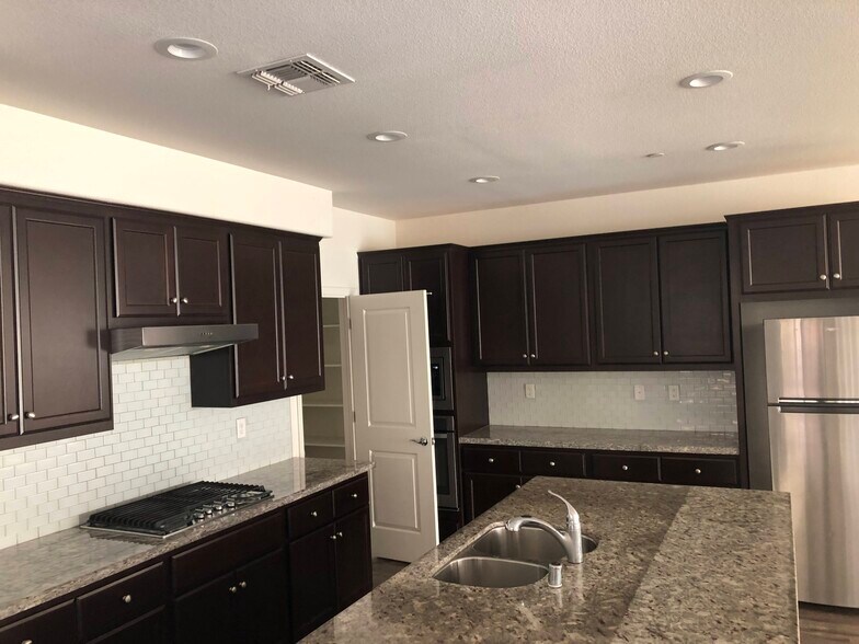 Building Photo - 2360 Rio Grande Dr