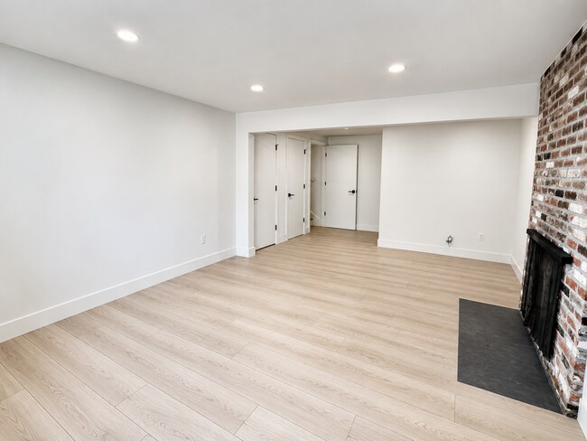 Building Photo - 7407 SW 36th Ave
