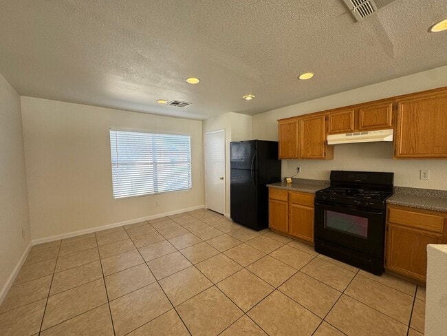 Building Photo - Beautiful 3-bedroom, 2-bathroom home in North Las Vegas