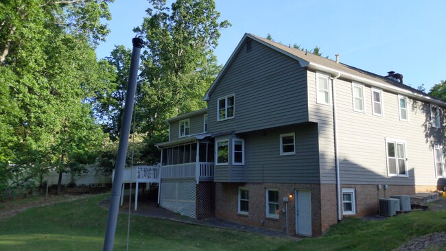 Building Photo - 1116 Santa Fe Station