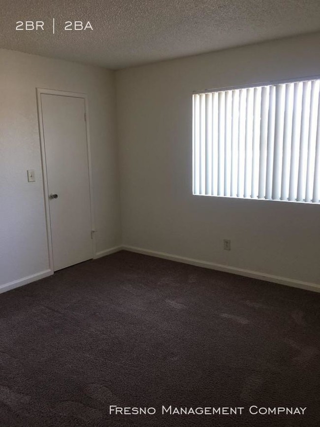 Building Photo - 2 bedroom in Clovis CA 93612