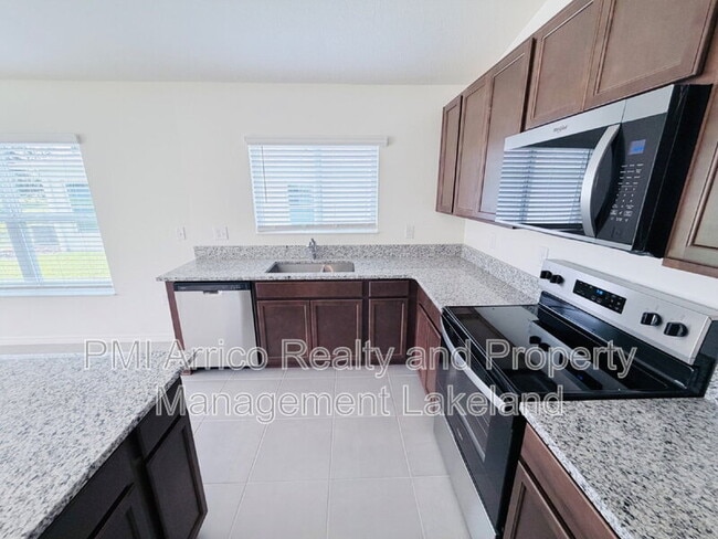 Building Photo - 5537 Crk Hvn Wy