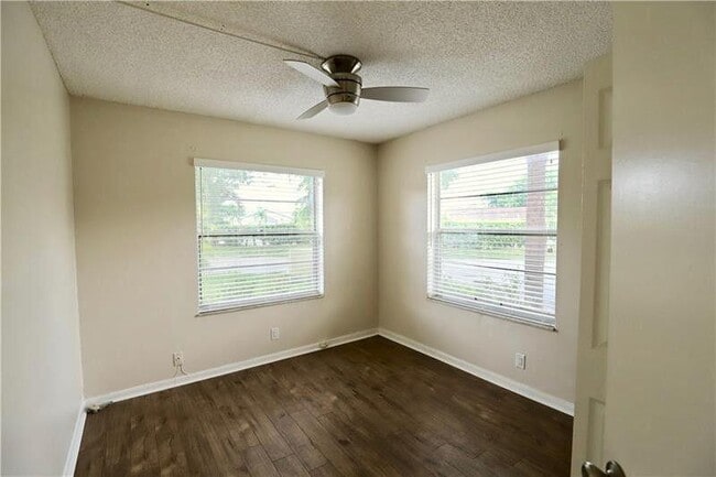 Building Photo - 9835 Three Lakes Cir