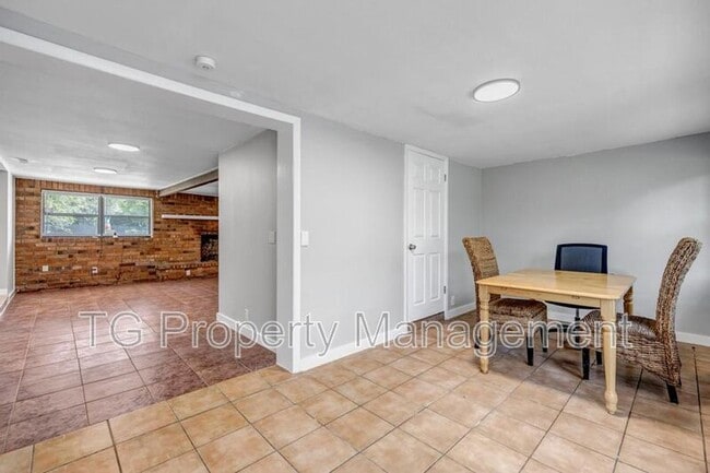 Building Photo - 6855 Hafford Ln