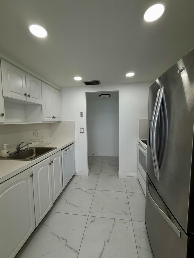 Building Photo - 111 Briny Ave