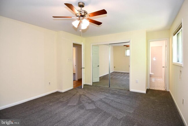 Building Photo - 4842 Randolph Dr
