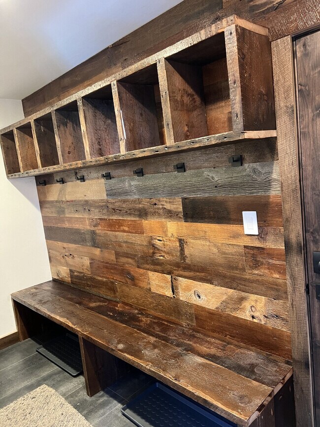 Building Photo - 116 Winterleaf Dr