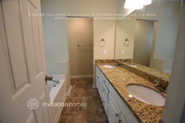 Building Photo - 210 Lakefront Dr