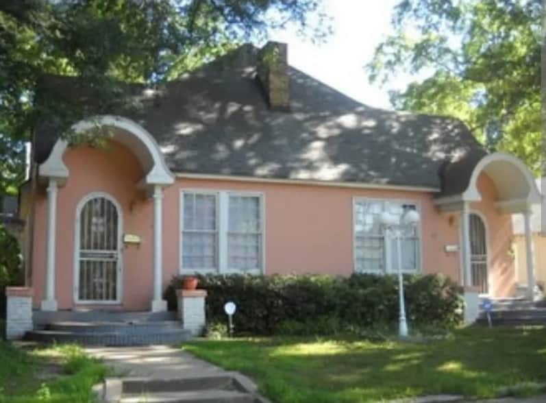 Primary Photo - 413 W 13th Ave