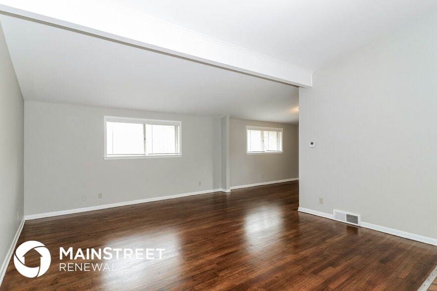 Building Photo - 2276 Sutherland Dr