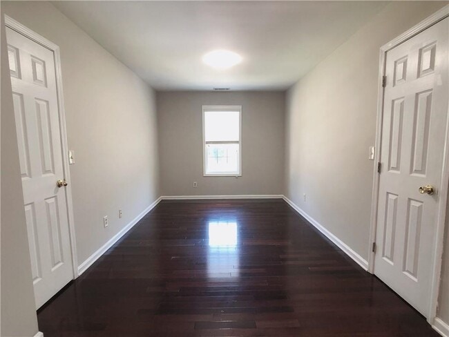 Building Photo - 3983 Rivermeade Dr SW