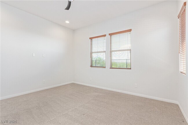 Building Photo - 298 Nine Mile Creek Dr