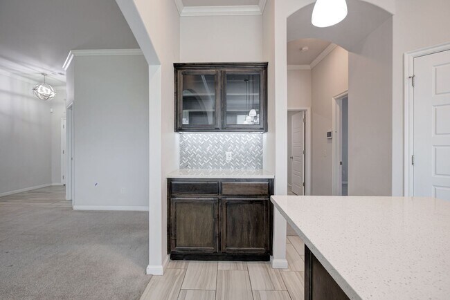 Building Photo - 2321 Norwood Dr