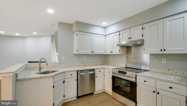 Building Photo - 99 Briarcliff Ct