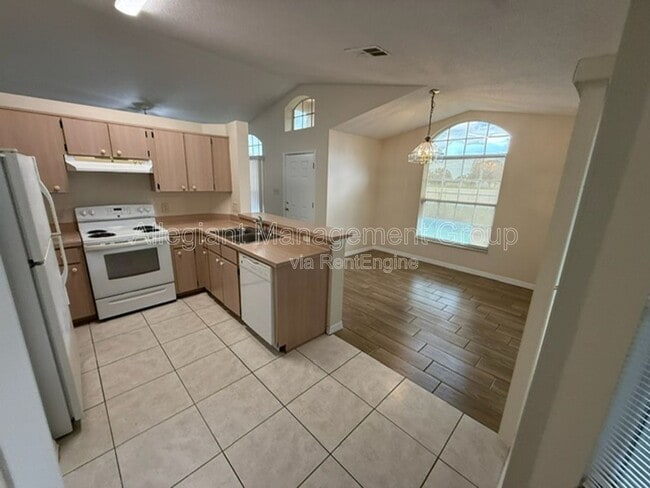 Building Photo - 2362 Harbor Town Dr