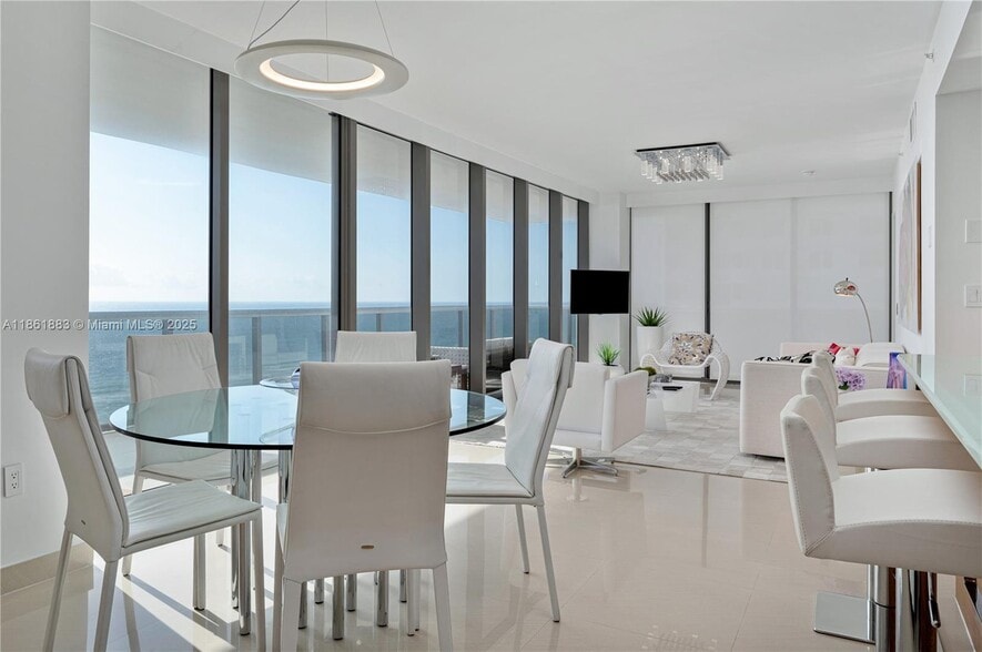 Building Photo - 5875 Collins Ave