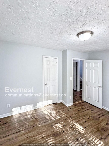 Building Photo - 1997 Oak Terrace Dr SE